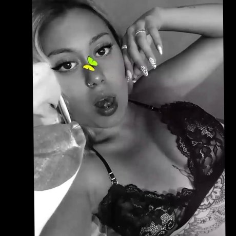 Larweed_ onlyfans free content