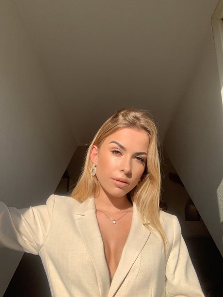 Lasheria Academy onlyfans model photos