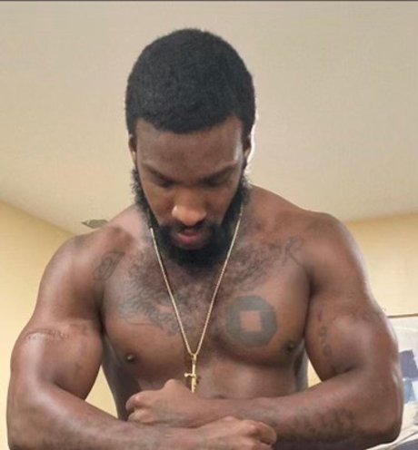 Tone Touches onlyfans topless