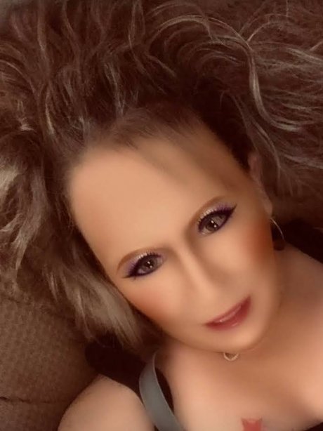 Crystal Minton naked on onlyfans