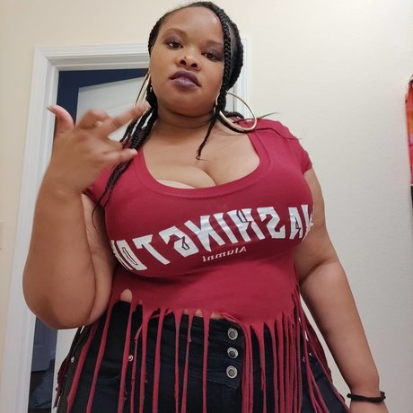 Le Bree onlyfans leak ass