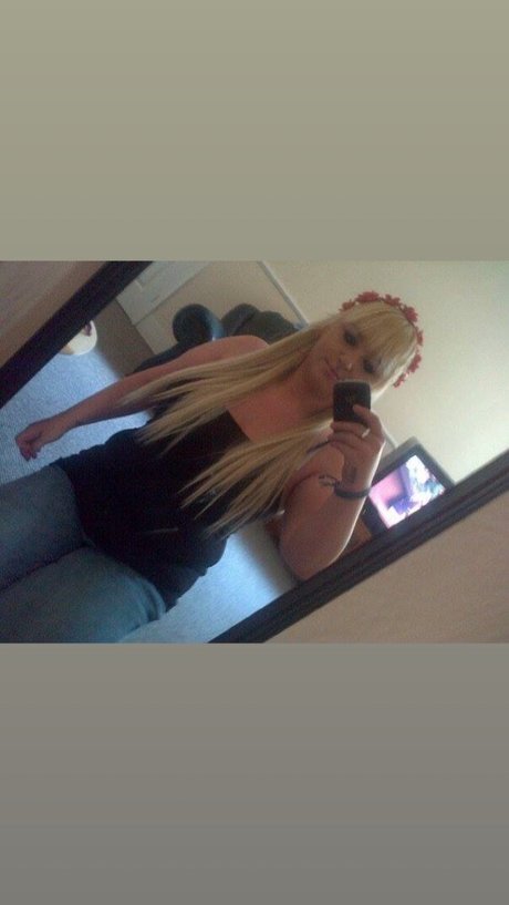 Sexy Sara onlyfans tits