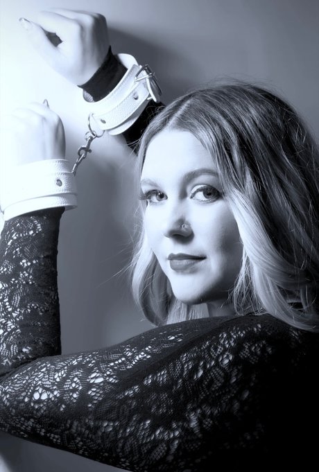 Katie Graves onlyfans leak fuck