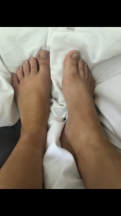 Natasha s Foot Dreams naked onlyfans pics