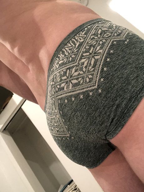 zachhh onlyfans pics