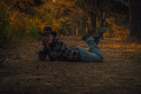 Luke Thighwalker onlyfans topless