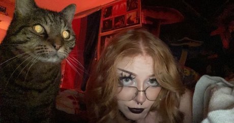 ScarletFever_ is on onlyfans