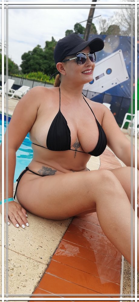 ZOE CATALEYA onlyfans pictures