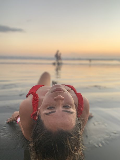 Paris1985 onlyfans model