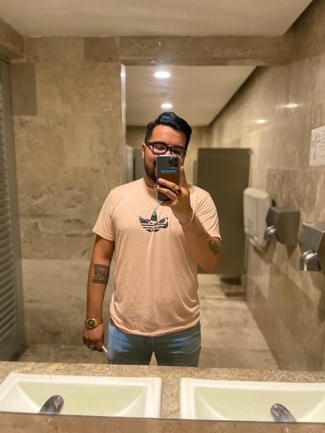 Miguel Fern ndez nude only fans leaks