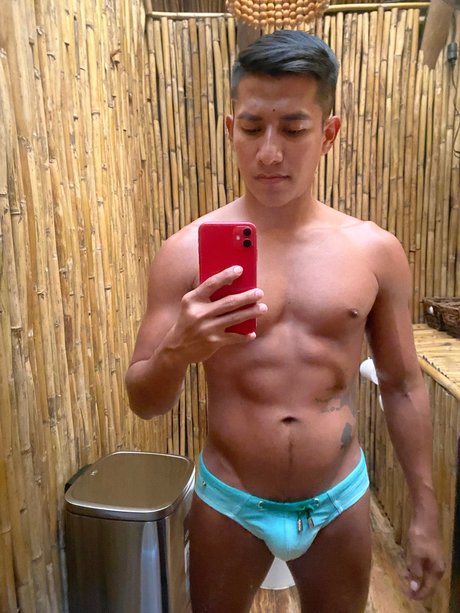 V ctor L pez only fans.