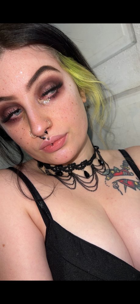 Liv Vermillion topless onlyfans