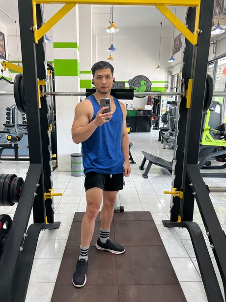 June Comsan onlyfans topless