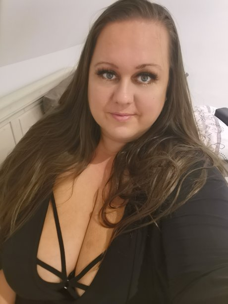 BeverlyBoobs 105L onlyfans model
