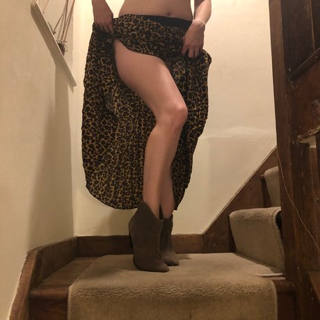 Cheeky Mom 43 only fans content