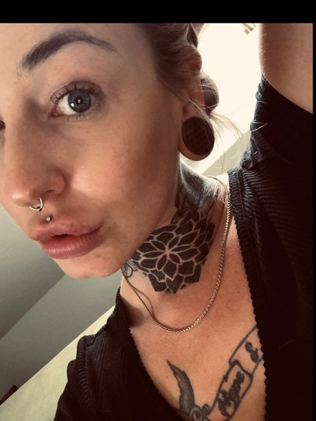 Sophie Fox onlyfans archives