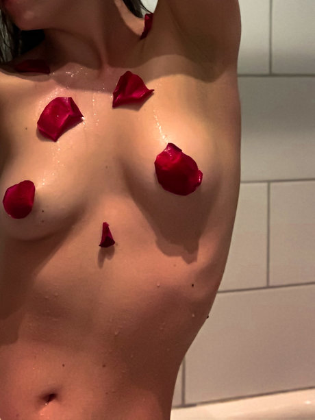 livelyheidy nude onlyfans leak