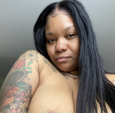 AmazinAli nude onlyfans pics