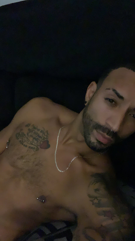 Luigi V onlyfans nude tits