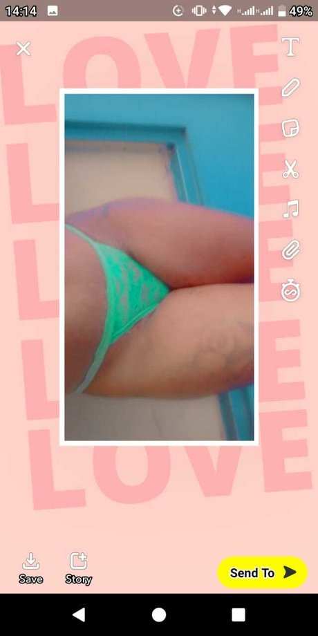 Kisses onlyfans picture