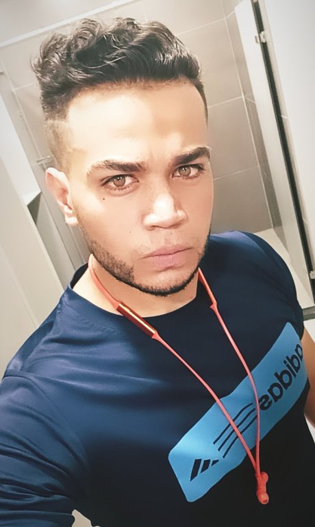 Helder Steven Valencia Gutierrez onlyfans posts