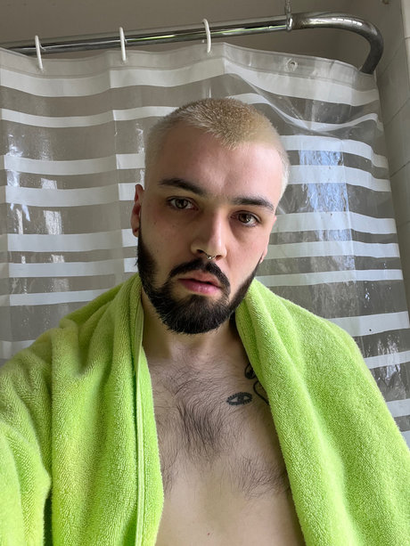 Jasper Serpentine naked on onlyfans