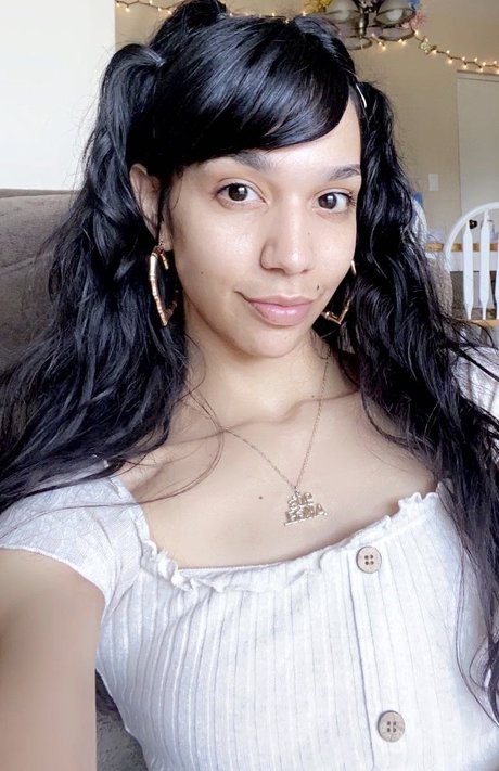 Queen Bee Zelle onlyfans keak