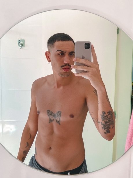 J Pegoraro onlyfans nude leak