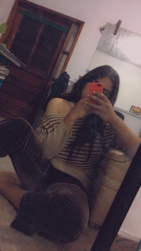 K I K A onlyfans leaks