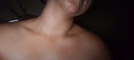 Pili Hu onlyfans strip tease