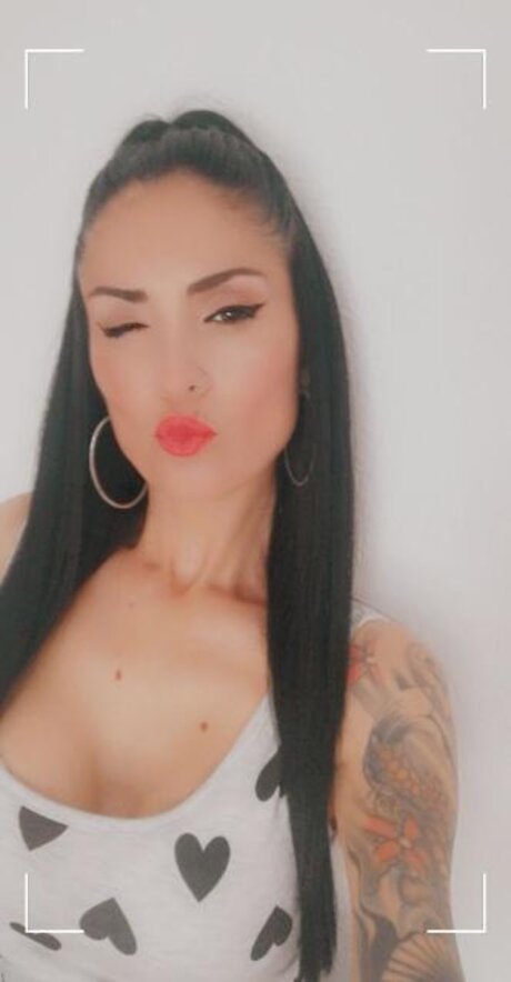 TRIANA onlyfans public photos