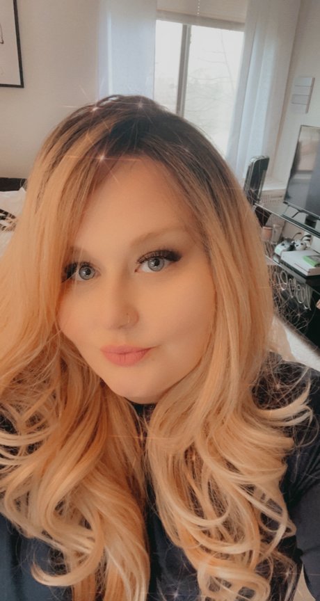 Tatted Baby Cakes onlyfans model photos