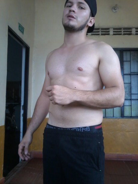 Juan Camilo onlyfans topless