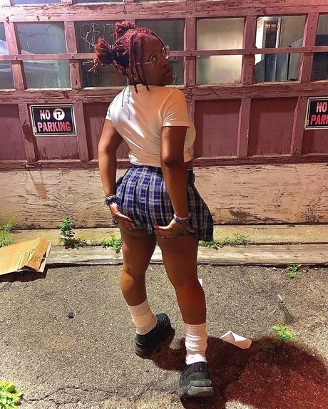 Saturn_ only fans porn