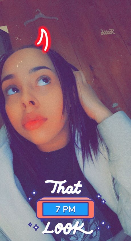 Tinaa Snow onlyfans hot