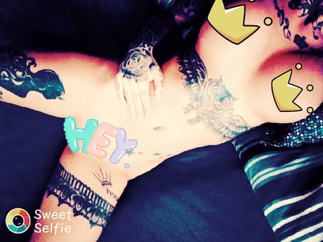 HotQueen only fans photos