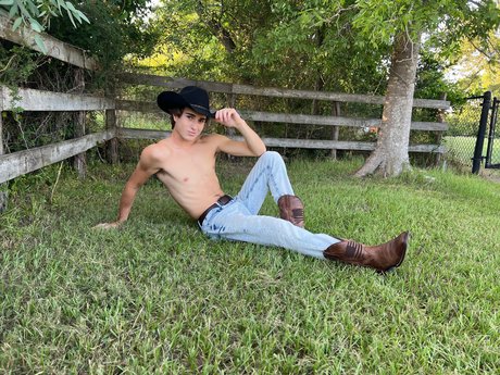 Shredded cowboy nude onlyfans leaks