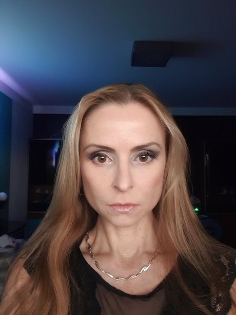 Kyra Kim Berlin onlyfans post