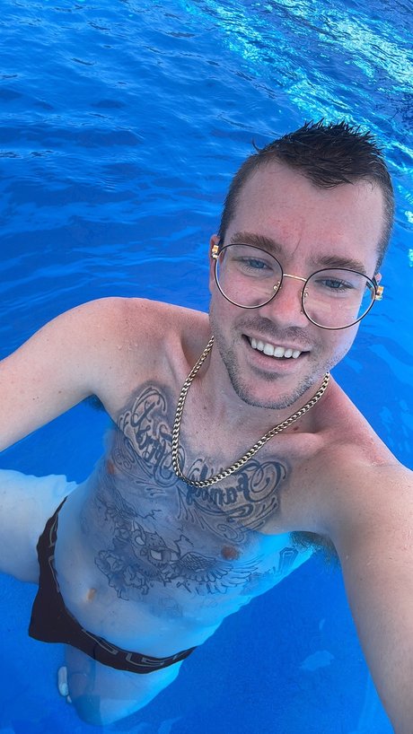 Dannyboi112 onlyfans topless