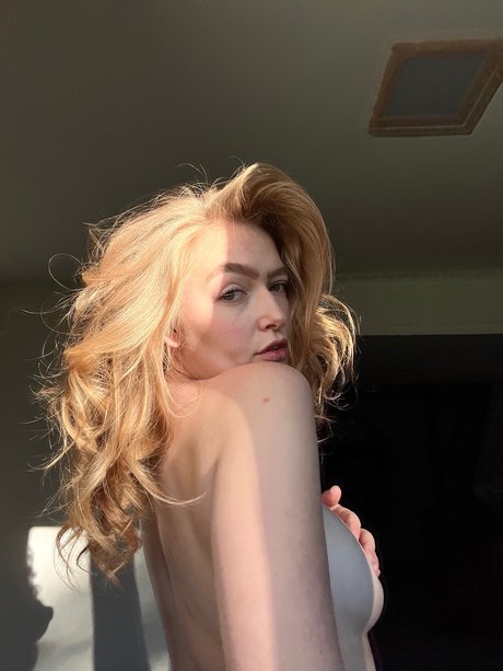 Elizabeth Patrick onlyfans nude photos