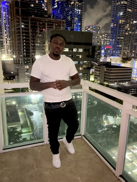 Bag Talk onlyfans nude pictures