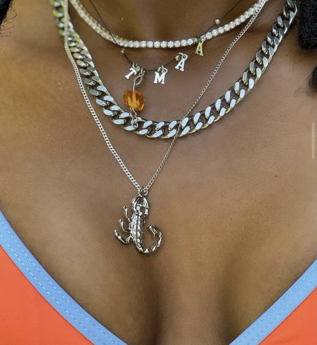 tomaa onlyfans boobs