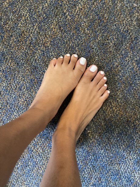 White Toes_ only fans nude leaks
