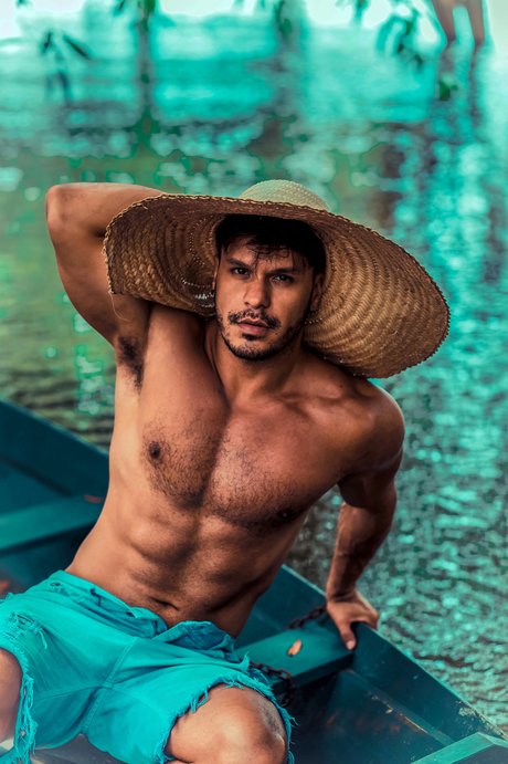 Neto Silva onlyfans model images