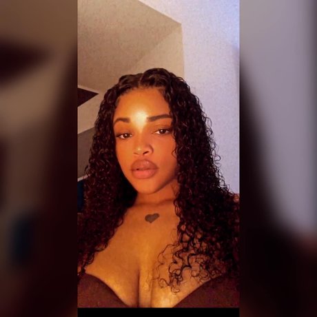 Qu Rose onlyfans fotos