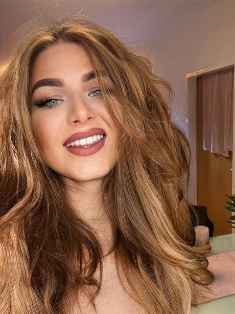 Nina Dell a Rosa onlyfans topless