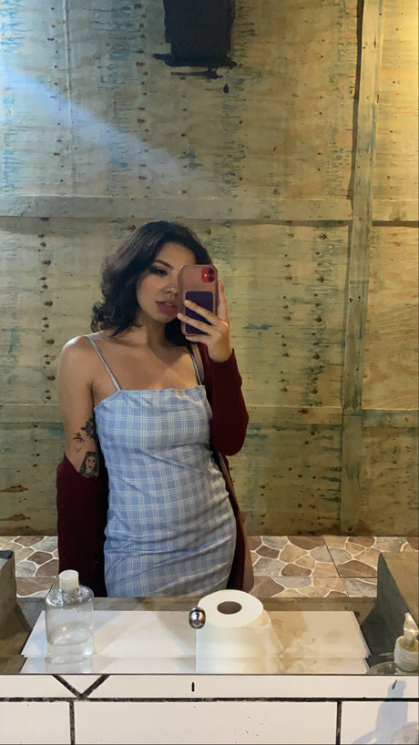 Miri Pontes onlyfans creator