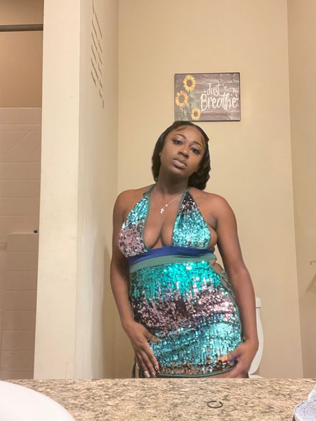 Precious Royal onlyfans leaks