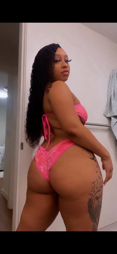 CREAMY YAS_ onlyfans public photos