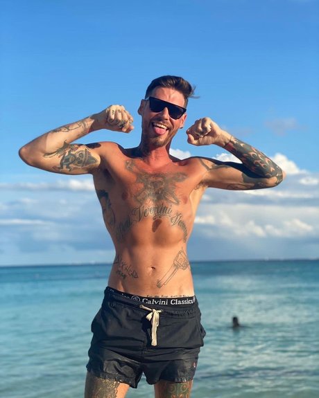 Pinche Chris nude onlyfans leaked